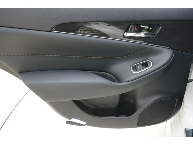 ���h�A�T�C�h�Ƀy�b�g�{�g���z���_�[�Ǝ��[�X�y�[�X������܂��B