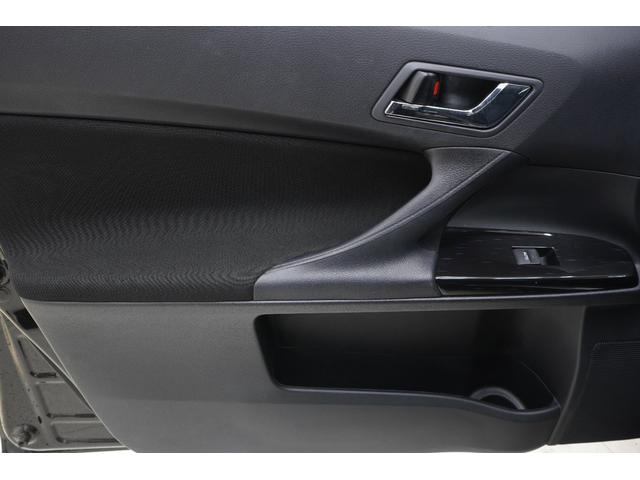 ���h�A�T�C�h�Ƀy�b�g�{�g���z���_�[�Ǝ��[�X�y�[�X������܂��B�B