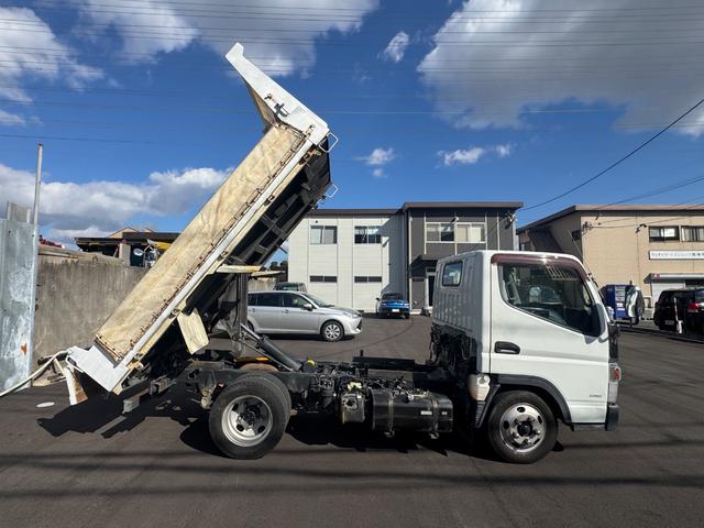 キャンター ダンプ　ＴＫＧ－ＦＢＡ３０　新明和製ダンプ　コボレーン　積載２０００ＫＧ　メッキミラーカバー　メッキコーナーカバ―　５ＭＴ　ラジオ　電動格納ミラー　フォグランプ　（Ｃ－３１）（準中型免許）（6枚目）