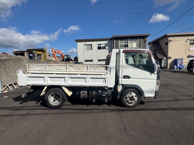 キャンター ダンプ　ＴＫＧ－ＦＢＡ３０　新明和製ダンプ　コボレーン　積載２０００ＫＧ　メッキミラーカバー　メッキコーナーカバ―　５ＭＴ　ラジオ　電動格納ミラー　フォグランプ　（Ｃ－３１）（準中型免許）（7枚目）