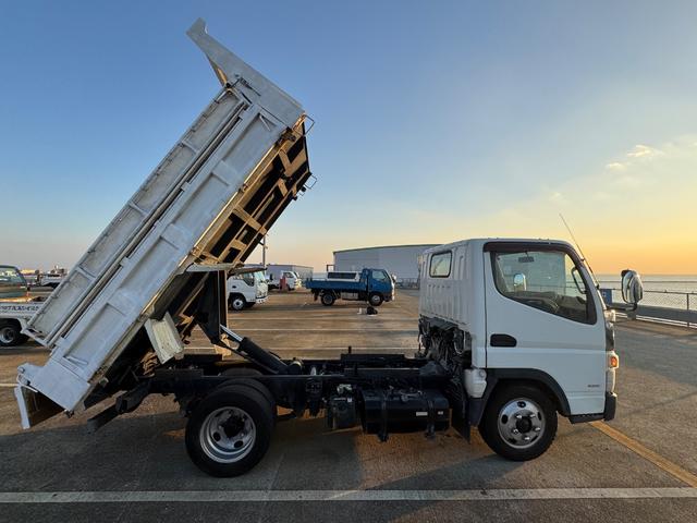 キャンター ダンプ　ＴＫＧ－ＦＢＡ３０　新明和製ダンプ　コボレーン　積載２０００ＫＧ　メッキミラーカバー　メッキコーナーカバ―　５ＭＴ　ラジオ　電動格納ミラー　フォグランプ　（Ｃ－３１）（準中型免許）（13枚目）