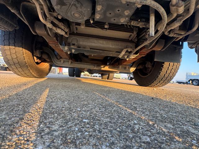 キャンター ダンプ　ＴＫＧ－ＦＢＡ３０　新明和製ダンプ　コボレーン　積載２０００ＫＧ　メッキミラーカバー　メッキコーナーカバ―　５ＭＴ　ラジオ　電動格納ミラー　フォグランプ　（Ｃ－３１）（準中型免許）（22枚目）