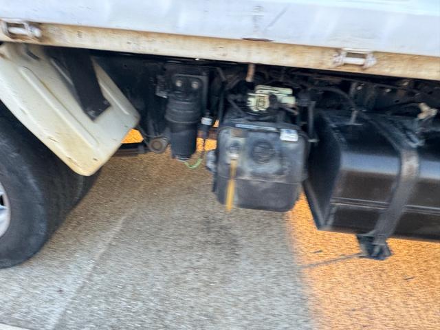 キャンター ダンプ　ＴＫＧ－ＦＢＡ３０　新明和製ダンプ　コボレーン　積載２０００ＫＧ　メッキミラーカバー　メッキコーナーカバ―　５ＭＴ　ラジオ　電動格納ミラー　フォグランプ　（Ｃ－３１）（準中型免許）（30枚目）