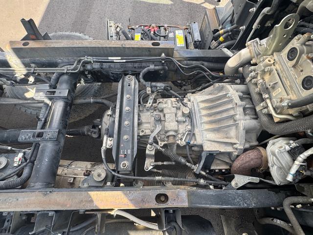 キャンター ダンプ　ＴＫＧ－ＦＢＡ３０　新明和製ダンプ　コボレーン　積載２０００ＫＧ　メッキミラーカバー　メッキコーナーカバ―　５ＭＴ　ラジオ　電動格納ミラー　フォグランプ　（Ｃ－３１）（準中型免許）（40枚目）