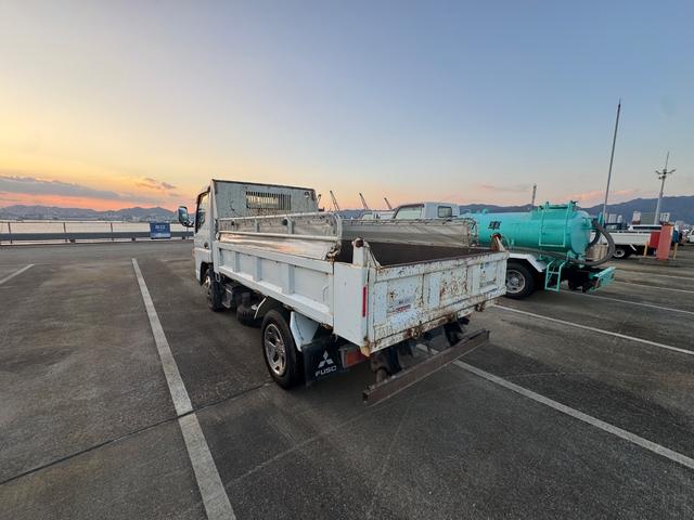 キャンター ダンプ　ＴＰＧ－ＦＢＡ６０　極東製強化ダンプ　４ナンバー　積載３トン　５ＭＴ　電動格納ミラー　メッキコーナー　メッキバンパー　メッキミラーカバー　メッキホイールキャップ　ＥＴＣ　黒内装　準中型免許（Ｃ－３２）（9枚目）