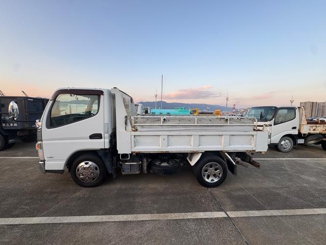 キャンター ダンプ　ＴＰＧ－ＦＢＡ６０　極東製強化ダンプ　４ナンバー　積載３トン　５ＭＴ　電動格納ミラー　メッキコーナー　メッキバンパー　メッキミラーカバー　メッキホイールキャップ　ＥＴＣ　黒内装　準中型免許（Ｃ－３２）（10枚目）