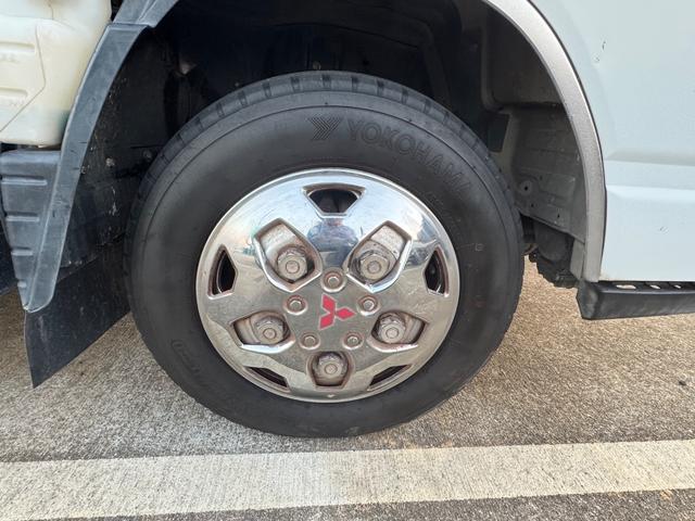 キャンター ダンプ　ＴＰＧ－ＦＢＡ６０　極東製強化ダンプ　４ナンバー　積載３トン　５ＭＴ　電動格納ミラー　メッキコーナー　メッキバンパー　メッキミラーカバー　メッキホイールキャップ　ＥＴＣ　黒内装　準中型免許（Ｃ－３２）（18枚目）