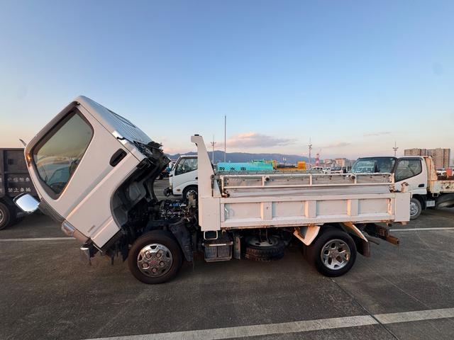 キャンター ダンプ　ＴＰＧ－ＦＢＡ６０　極東製強化ダンプ　４ナンバー　積載３トン　５ＭＴ　電動格納ミラー　メッキコーナー　メッキバンパー　メッキミラーカバー　メッキホイールキャップ　ＥＴＣ　黒内装　準中型免許（Ｃ－３２）（24枚目）