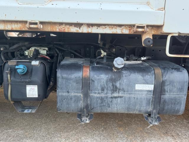 キャンター ダンプ　ＴＰＧ－ＦＢＡ６０　極東製強化ダンプ　４ナンバー　積載３トン　５ＭＴ　電動格納ミラー　メッキコーナー　メッキバンパー　メッキミラーカバー　メッキホイールキャップ　ＥＴＣ　黒内装　準中型免許（Ｃ－３２）（39枚目）