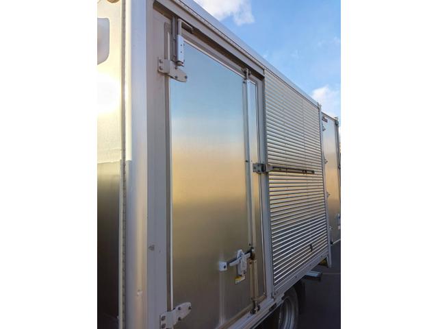 キャンター 全低床　ＴＰＧ－ＦＢＡ２０　１ナンバー　全低床　アルミバン　最大積載量２０００ｋｇ　６速ＡＴ　２ｔトラック　準中型免許（12枚目）