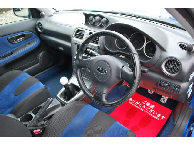 ＷＲＸ　２００４　Ｖリミテッド　修復歴無　アプライドＥ型　特別仕様車　専用スポーツシート　ＳＴＩマフラー　１７インチアルミ　キセノン　ＥＴＣ　Ｒスポイラー　タイミングベルト交換ステッカー有り　ＳＴＩゲノム追加メーター(8枚目)