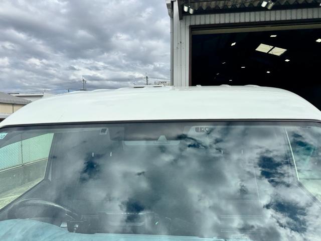 ハイエースワゴン ＧＬ　フルカスタム仕様　フルフラットベッドキット搭載　パノラミックビューモニター　フローティングナビ　デジタルインナーミラー　フリップダウンモニター　ＬＥＤテール　床張り　テーブルセットドライブレコーダー（8枚目）