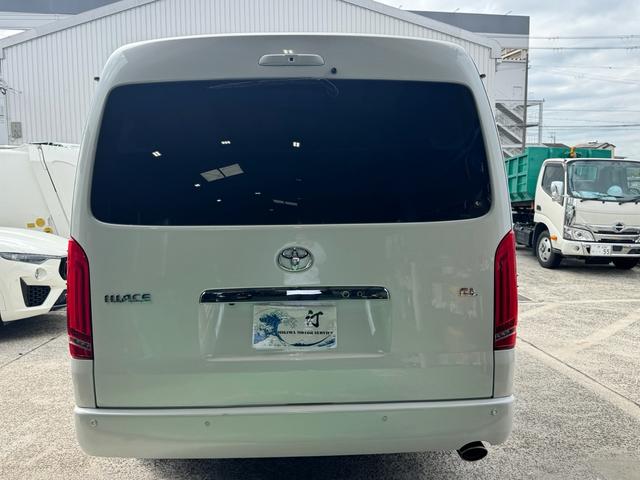 ハイエースワゴン ＧＬ　フルカスタム仕様　フルフラットベッドキット搭載　パノラミックビューモニター　フローティングナビ　デジタルインナーミラー　フリップダウンモニター　ＬＥＤテール　床張り　テーブルセットドライブレコーダー（16枚目）