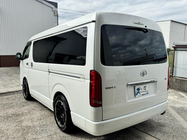 ハイエースワゴン ＧＬ　フルカスタム仕様　フルフラットベッドキット搭載　パノラミックビューモニター　フローティングナビ　デジタルインナーミラー　フリップダウンモニター　ＬＥＤテール　床張り　テーブルセットドライブレコーダー（19枚目）