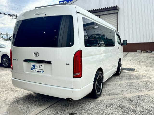 ハイエースワゴン ＧＬ　フルカスタム仕様　フルフラットベッドキット搭載　パノラミックビューモニター　フローティングナビ　デジタルインナーミラー　フリップダウンモニター　ＬＥＤテール　床張り　テーブルセットドライブレコーダー（20枚目）