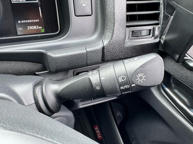 ハイエースワゴン ＧＬ　フルカスタム仕様　フルフラットベッドキット搭載　パノラミックビューモニター　フローティングナビ　デジタルインナーミラー　フリップダウンモニター　ＬＥＤテール　床張り　テーブルセットドライブレコーダー（34枚目）