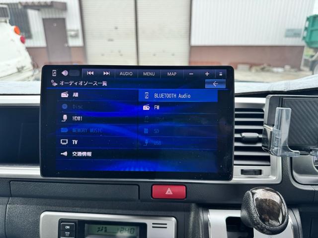 ハイエースワゴン ＧＬ　フルカスタム仕様　フルフラットベッドキット搭載　パノラミックビューモニター　フローティングナビ　デジタルインナーミラー　フリップダウンモニター　ＬＥＤテール　床張り　テーブルセットドライブレコーダー（47枚目）