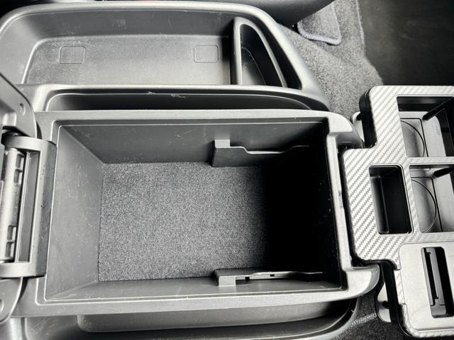 ハイエースワゴン ＧＬ　フルカスタム仕様　フルフラットベッドキット搭載　パノラミックビューモニター　フローティングナビ　デジタルインナーミラー　フリップダウンモニター　ＬＥＤテール　床張り　テーブルセットドライブレコーダー（53枚目）