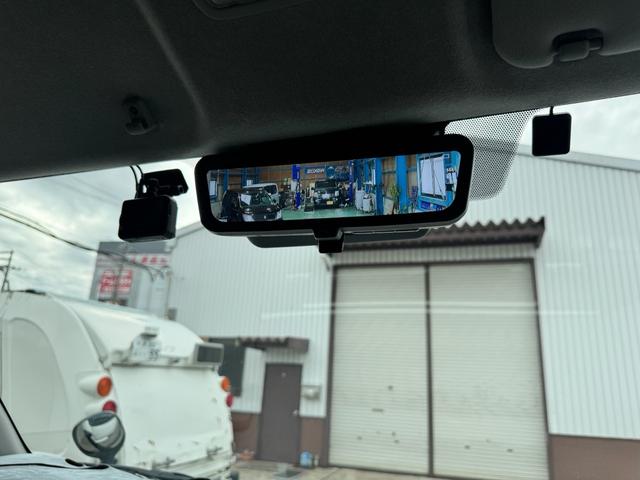 ハイエースワゴン ＧＬ　フルカスタム仕様　フルフラットベッドキット搭載　パノラミックビューモニター　フローティングナビ　デジタルインナーミラー　フリップダウンモニター　ＬＥＤテール　床張り　テーブルセットドライブレコーダー（55枚目）