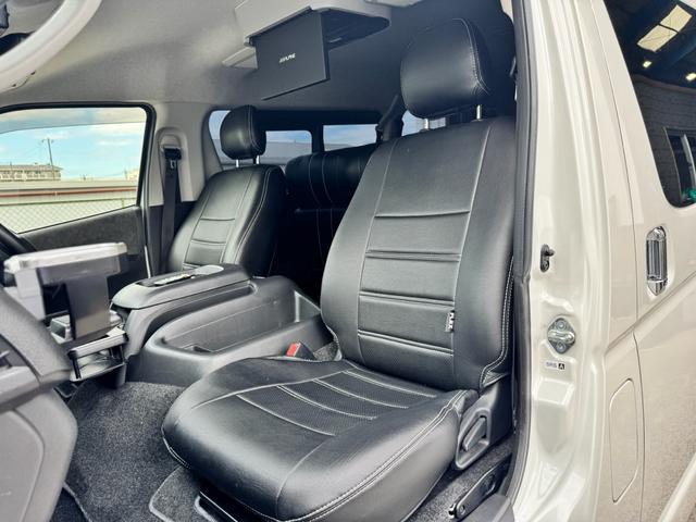 ハイエースワゴン ＧＬ　フルカスタム仕様　フルフラットベッドキット搭載　パノラミックビューモニター　フローティングナビ　デジタルインナーミラー　フリップダウンモニター　ＬＥＤテール　床張り　テーブルセットドライブレコーダー（66枚目）