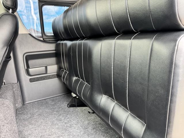 ハイエースワゴン ＧＬ　フルカスタム仕様　フルフラットベッドキット搭載　パノラミックビューモニター　フローティングナビ　デジタルインナーミラー　フリップダウンモニター　ＬＥＤテール　床張り　テーブルセットドライブレコーダー（69枚目）
