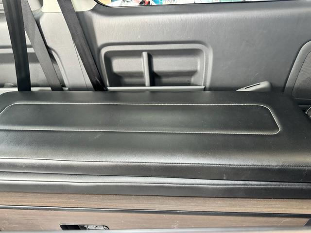 ハイエースワゴン ＧＬ　フルカスタム仕様　フルフラットベッドキット搭載　パノラミックビューモニター　フローティングナビ　デジタルインナーミラー　フリップダウンモニター　ＬＥＤテール　床張り　テーブルセットドライブレコーダー（75枚目）