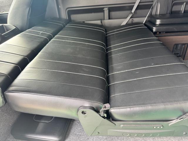 ハイエースワゴン ＧＬ　フルカスタム仕様　フルフラットベッドキット搭載　パノラミックビューモニター　フローティングナビ　デジタルインナーミラー　フリップダウンモニター　ＬＥＤテール　床張り　テーブルセットドライブレコーダー（78枚目）