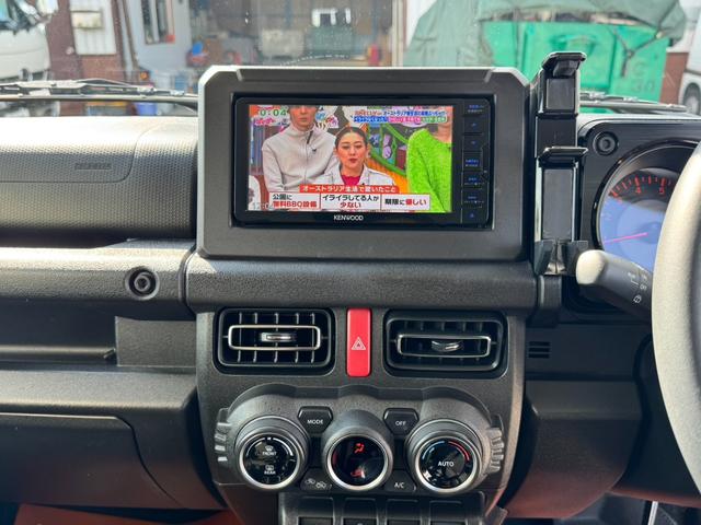 ジムニー ＸＣ　ワンオーナー　カスタム使用（キャリア・１６インチブロックタイヤ）　デュアルセンサーブレーキサポート　ドラレコ　シートヒーター　レーンキープアシスト　Ｐスタート　後席シートベルトリマインダー　背面タイヤ（42枚目）