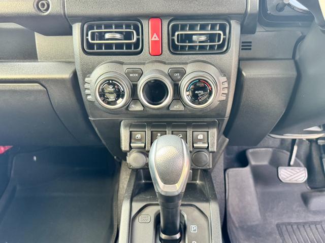 ジムニー ＸＣ　ワンオーナー　カスタム使用（キャリア・１６インチブロックタイヤ）　デュアルセンサーブレーキサポート　ドラレコ　シートヒーター　レーンキープアシスト　Ｐスタート　後席シートベルトリマインダー　背面タイヤ（51枚目）