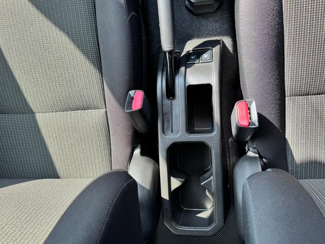 ジムニー ＸＣ　ワンオーナー　カスタム使用（キャリア・１６インチブロックタイヤ）　デュアルセンサーブレーキサポート　ドラレコ　シートヒーター　レーンキープアシスト　Ｐスタート　後席シートベルトリマインダー　背面タイヤ（55枚目）