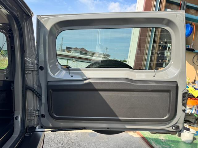 ジムニー ＸＣ　ワンオーナー　カスタム使用（キャリア・１６インチブロックタイヤ）　デュアルセンサーブレーキサポート　ドラレコ　シートヒーター　レーンキープアシスト　Ｐスタート　後席シートベルトリマインダー　背面タイヤ（76枚目）