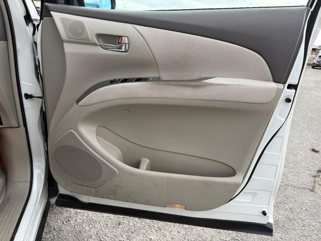 エスティマハイブリッド Ｇ　純正ＨＤＤナビ　バックカメラ　フリップダウンモニター　前後ドラレコ　両側パワースライドドア　ＨＩＤ　Ｗオートエアコン　ＥＴＣ　ＡＣ１００Ｖ電源　クルーズコントロール　クリアランスソナー　ＥＴＣ（18枚目）