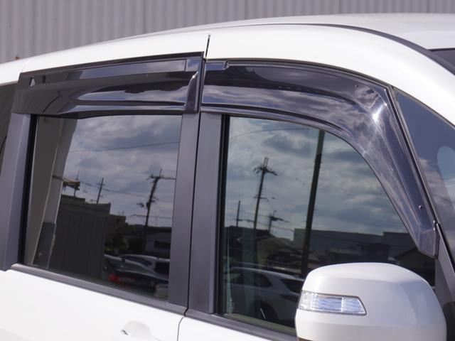 ◆ドアバイザー◆悪天候時にも窓を少し上げて換気を行えるので便利です♪