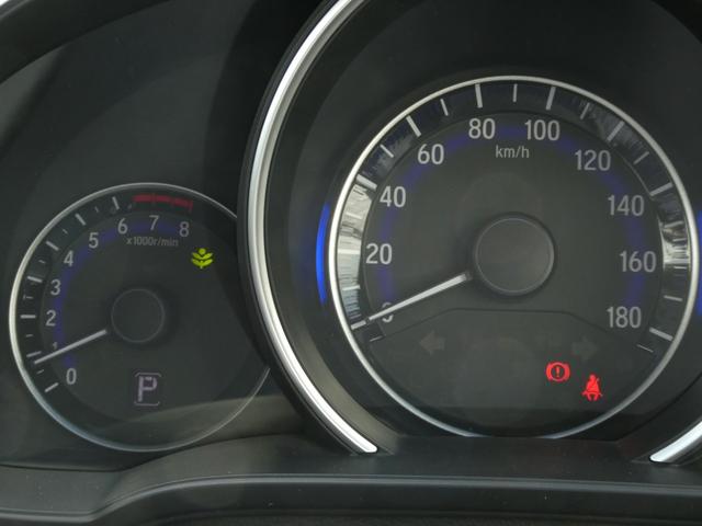 フィット １３Ｇ・Ｆパッケージ　ワンオーナー　７インチメモリーナビ　バックカメラ　ＥＴＣ　Ｂｌｕｅｔｏｏｔｈ　ＵＳＢ入力端子　スマートキー　スマートキー　マニュアルエアコン　フルセグ　ＣＤ　ＤＶＤ　アイドリングストップ　禁煙車（18枚目）