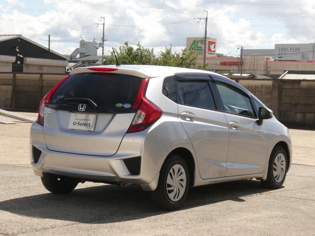 フィット １３Ｇ・Ｆパッケージ　ワンオーナー　７インチメモリーナビ　バックカメラ　ＥＴＣ　Ｂｌｕｅｔｏｏｔｈ　ＵＳＢ入力端子　スマートキー　スマートキー　マニュアルエアコン　フルセグ　ＣＤ　ＤＶＤ　アイドリングストップ　禁煙車（28枚目）