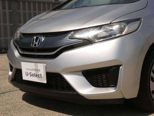 フィット １３Ｇ・Ｆパッケージ　ワンオーナー　７インチメモリーナビ　バックカメラ　ＥＴＣ　Ｂｌｕｅｔｏｏｔｈ　ＵＳＢ入力端子　スマートキー　スマートキー　マニュアルエアコン　フルセグ　ＣＤ　ＤＶＤ　アイドリングストップ　禁煙車（33枚目）