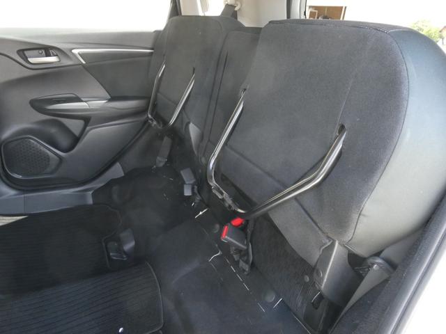 フィット １３Ｇ・Ｆパッケージ　ワンオーナー　７インチメモリーナビ　バックカメラ　ＥＴＣ　Ｂｌｕｅｔｏｏｔｈ　ＵＳＢ入力端子　スマートキー　スマートキー　マニュアルエアコン　フルセグ　ＣＤ　ＤＶＤ　アイドリングストップ　禁煙車（45枚目）