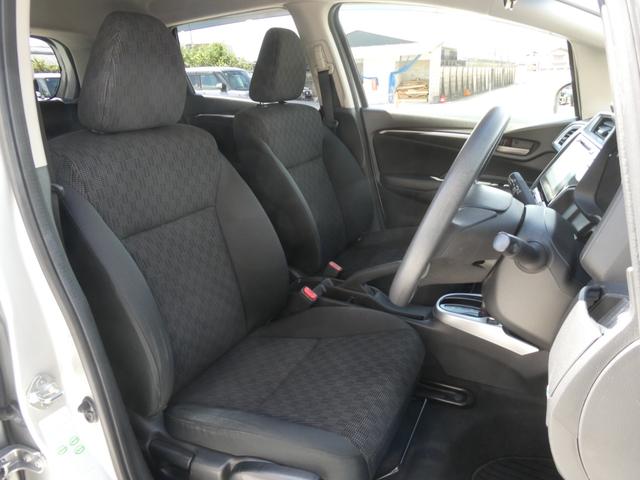 フィット １３Ｇ・Ｆパッケージ　ワンオーナー　７インチメモリーナビ　バックカメラ　ＥＴＣ　Ｂｌｕｅｔｏｏｔｈ　ＵＳＢ入力端子　スマートキー　スマートキー　マニュアルエアコン　フルセグ　ＣＤ　ＤＶＤ　アイドリングストップ　禁煙車（51枚目）