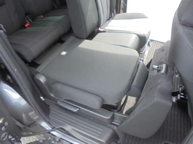 プレマシー ２０Ｓスカイアクティブ　後部座席リヤモニター付き（15枚目）