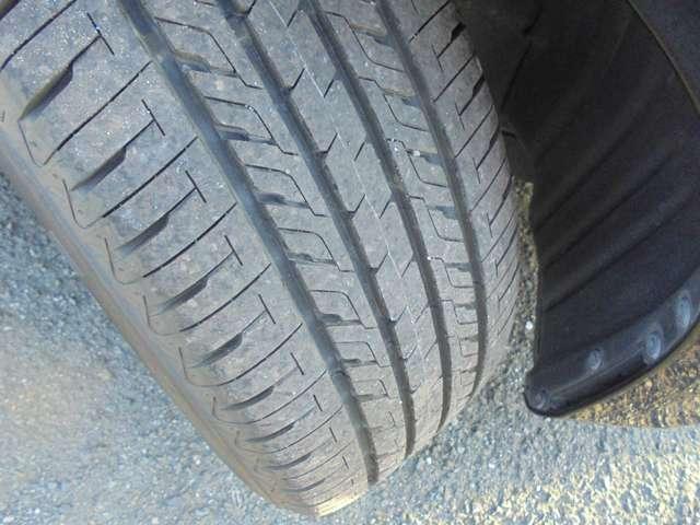 タイヤ４本新品です