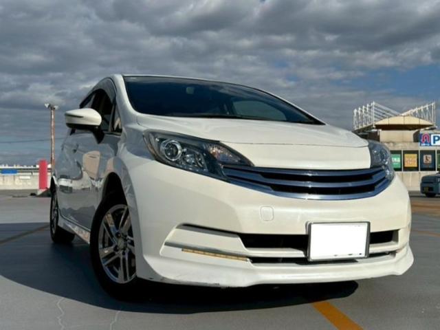 ノート ライダー　Ｖセレクション＋セーフティ　ドライブレコーダー　ＥＴＣ　バックカメラ　ナビ　衝突被害軽減システム　アルミホイール　スマートキー　アイドリングストップ　ＡＴ　盗難防止システム　衝突安全ボディ　ＡＢＳ　ＥＳＣ（8枚目）