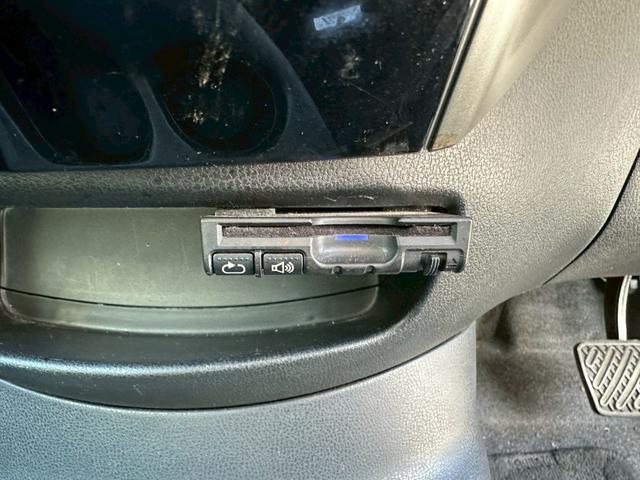 ノート ライダー　Ｖセレクション＋セーフティ　ドライブレコーダー　ＥＴＣ　バックカメラ　ナビ　衝突被害軽減システム　アルミホイール　スマートキー　アイドリングストップ　ＡＴ　盗難防止システム　衝突安全ボディ　ＡＢＳ　ＥＳＣ（13枚目）