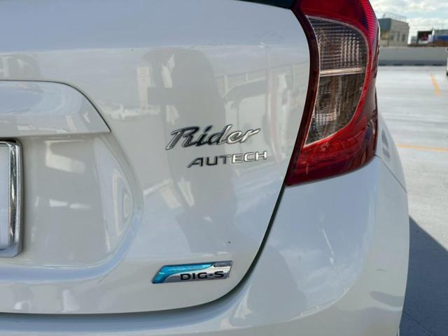 ノート ライダー　Ｖセレクション＋セーフティ　ドライブレコーダー　ＥＴＣ　バックカメラ　ナビ　衝突被害軽減システム　アルミホイール　スマートキー　アイドリングストップ　ＡＴ　盗難防止システム　衝突安全ボディ　ＡＢＳ　ＥＳＣ（15枚目）