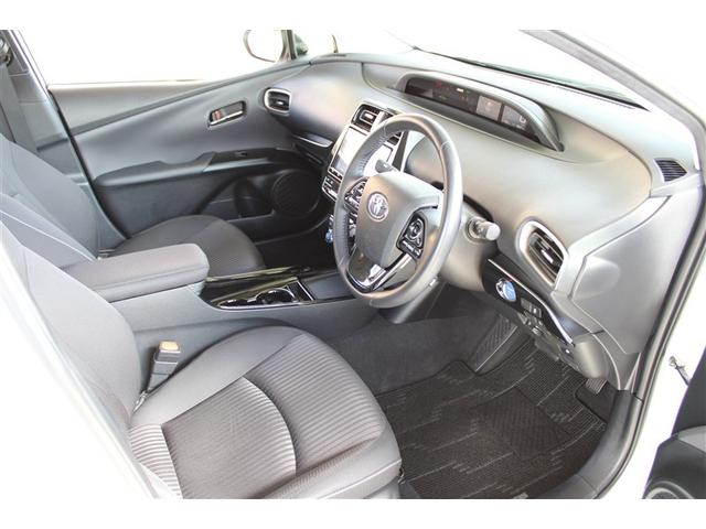 プリウスＰＨＶ Ｓ　セーフティ　フルセグ　メモリーナビ　ＤＶＤ再生　ミュージックプレイヤー接続可　バックカメラ　衝突被害軽減システム　ＥＴＣ　ドラレコ　ＬＥＤヘッドランプ　記録簿（5枚目）