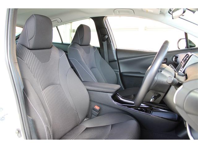 プリウスＰＨＶ Ｓ　セーフティ　フルセグ　メモリーナビ　ＤＶＤ再生　ミュージックプレイヤー接続可　バックカメラ　衝突被害軽減システム　ＥＴＣ　ドラレコ　ＬＥＤヘッドランプ　記録簿（6枚目）