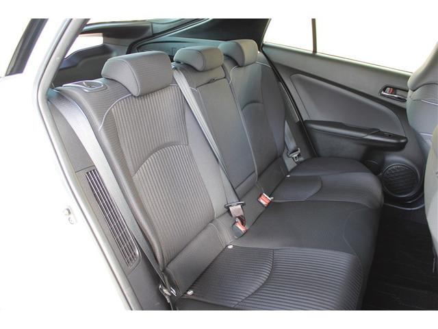 プリウスＰＨＶ Ｓ　セーフティ　フルセグ　メモリーナビ　ＤＶＤ再生　ミュージックプレイヤー接続可　バックカメラ　衝突被害軽減システム　ＥＴＣ　ドラレコ　ＬＥＤヘッドランプ　記録簿（9枚目）