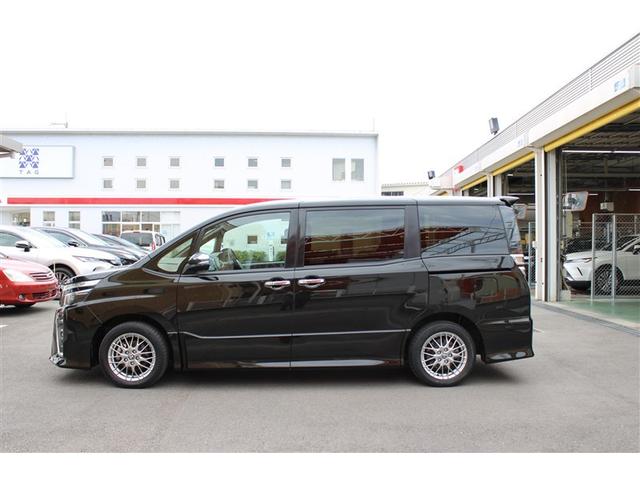 ヴォクシー ハイブリッドZS 煌III フルセグ メモリーナビ DVD再生 ミュージックプレイヤー接続可 後席モニター バックカメラ 衝突被害軽減システム ETC ドラレコ 両側電動スライド LEDヘッドランプ 乗車定員7人 3列シート(2枚目)