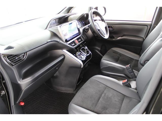 ヴォクシー ハイブリッドZS 煌III フルセグ メモリーナビ DVD再生 ミュージックプレイヤー接続可 後席モニター バックカメラ 衝突被害軽減システム ETC ドラレコ 両側電動スライド LEDヘッドランプ 乗車定員7人 3列シート(7枚目)