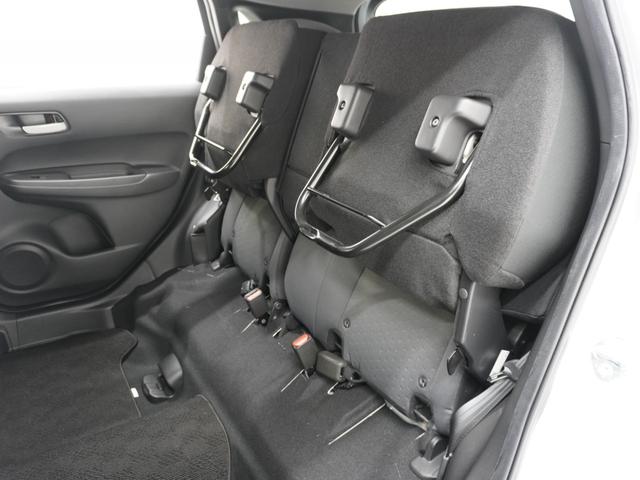 フィット ベーシック　ワンオーナー　ＣＤチューナー　ＥＴＣ　マニュアルエアコン　パワーウインドウ　パワースライド　スマートキー　電動格納ドアミラー　盗難防止装置　横滑り防止装置　アイドリングストップ　ＡＢＳ　禁煙車（9枚目）