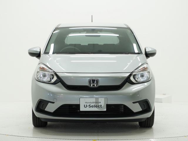 フィット ベーシック　ワンオーナー　ＣＤチューナー　ＥＴＣ　マニュアルエアコン　パワーウインドウ　パワースライド　スマートキー　電動格納ドアミラー　盗難防止装置　横滑り防止装置　アイドリングストップ　ＡＢＳ　禁煙車（12枚目）